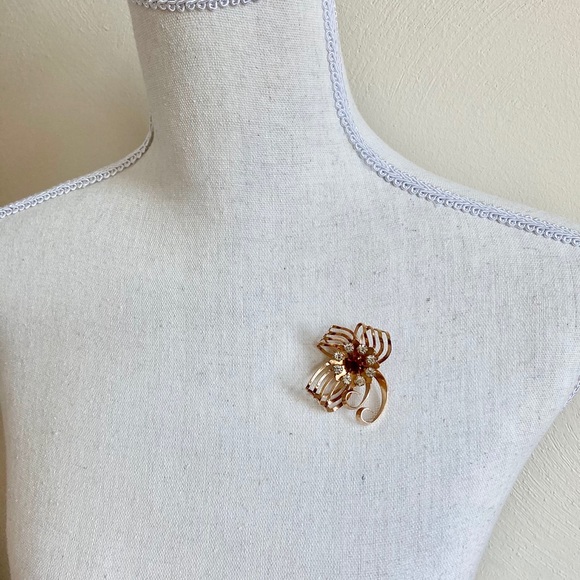 Vintage Ribbon Style Bow Pin/Pendant - Picture 3 of 4